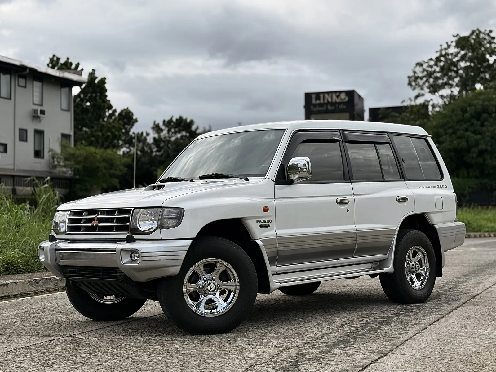 2004 Mitsubishi Pajero Field Master